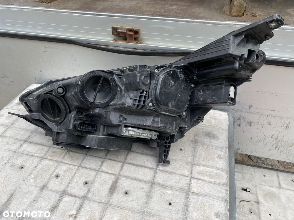 lampa ford c max II bi xenon led  prawa eu cała - 5