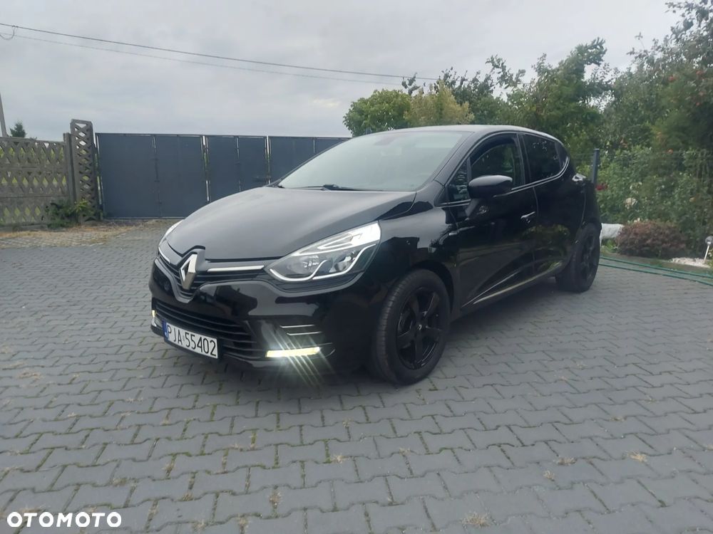 Renault Clio - 1