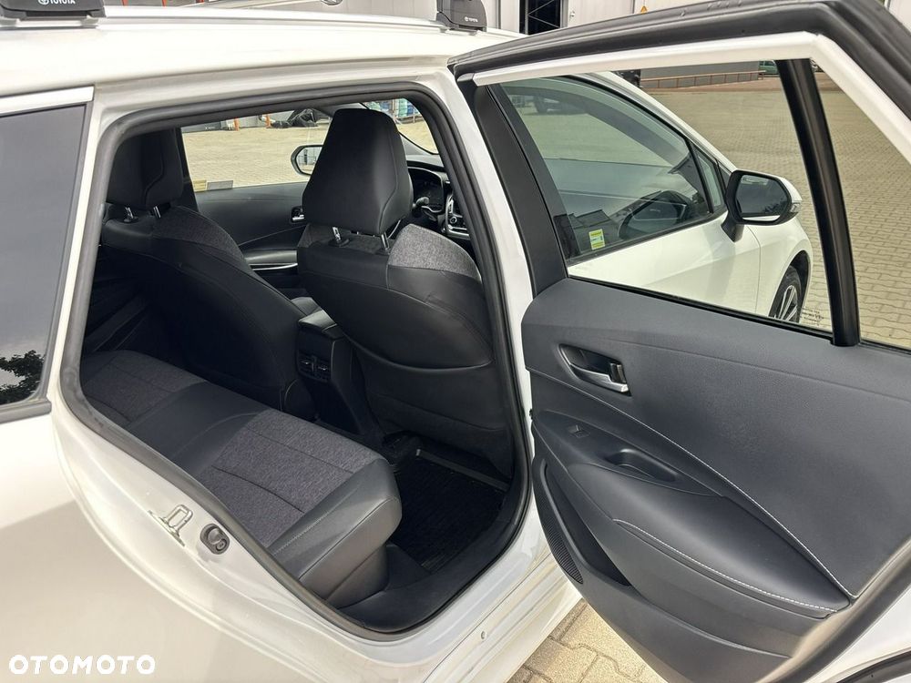 Toyota Corolla 2.0 Hybrid Comfort - 18