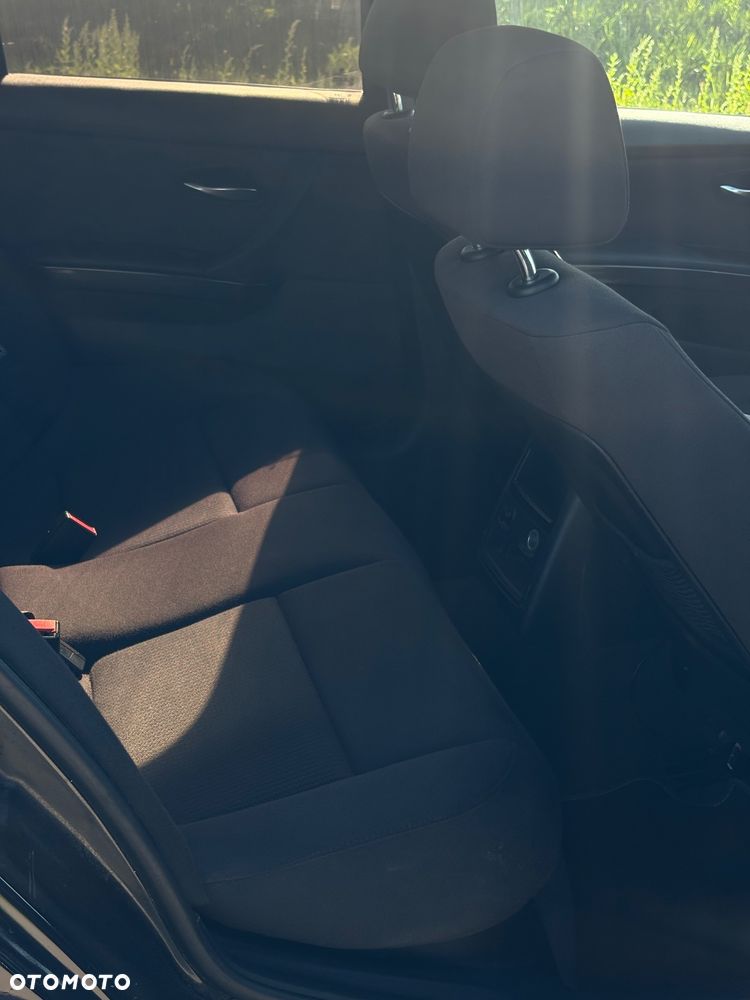 BMW Seria 3 318i Edition Sport - 13