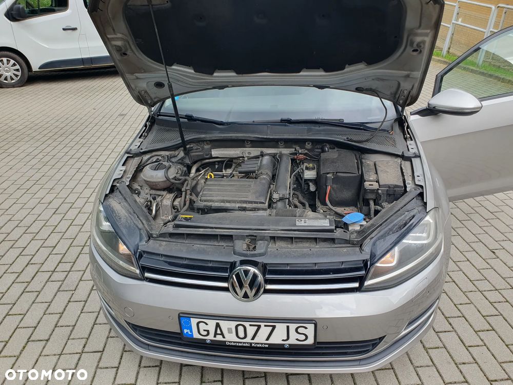 Volkswagen Golf 1.2 TSI BMT Comfortline - 32