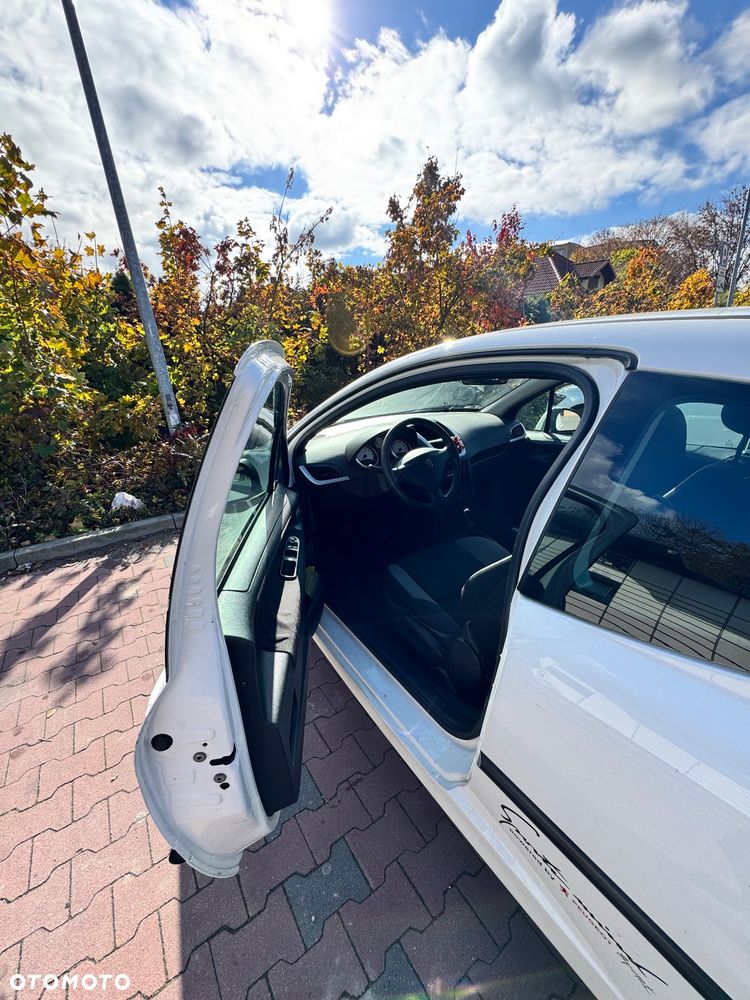 Peugeot 207 1.4 16V Trendy - 6