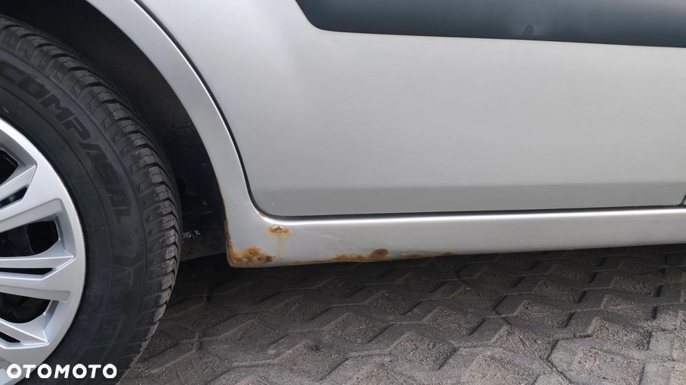 Ford Fiesta - 10
