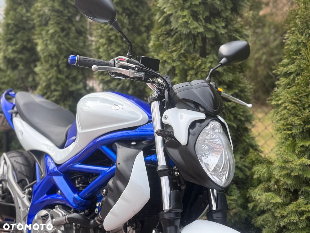Suzuki Gladius - 16