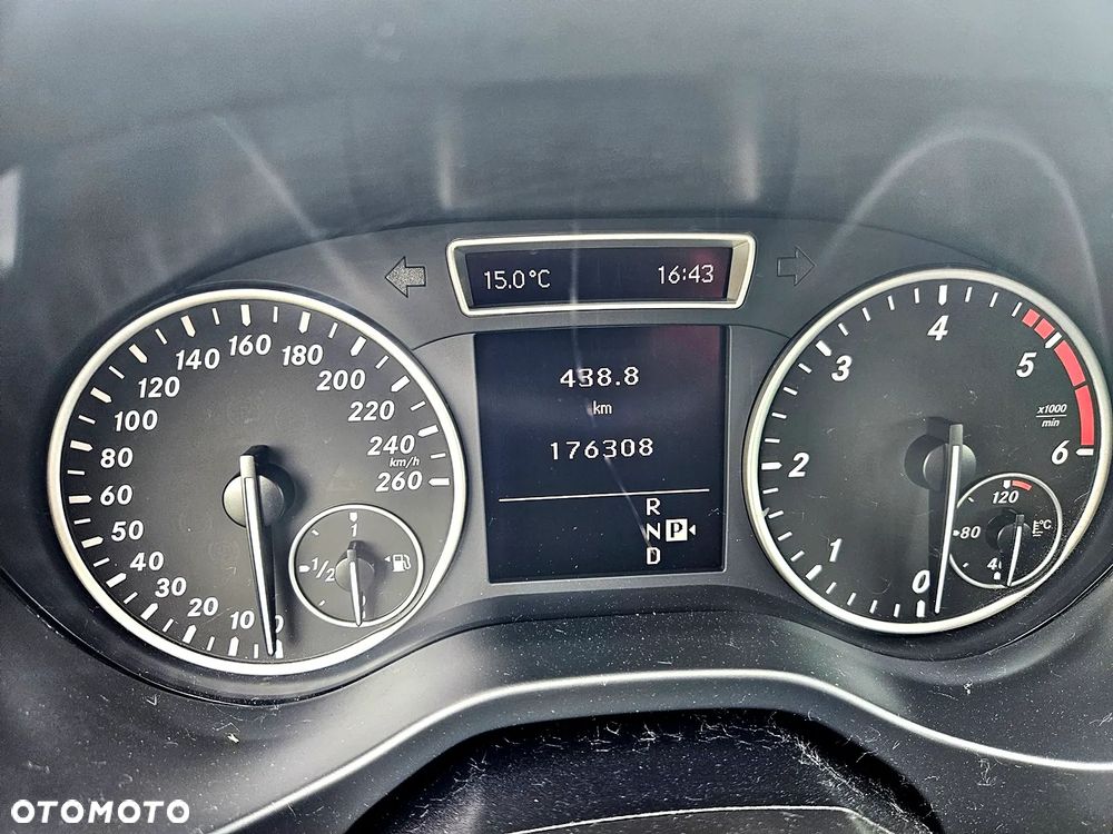 Mercedes-Benz Klasa A 200 CDI 7G-DCT AMG Line - 14
