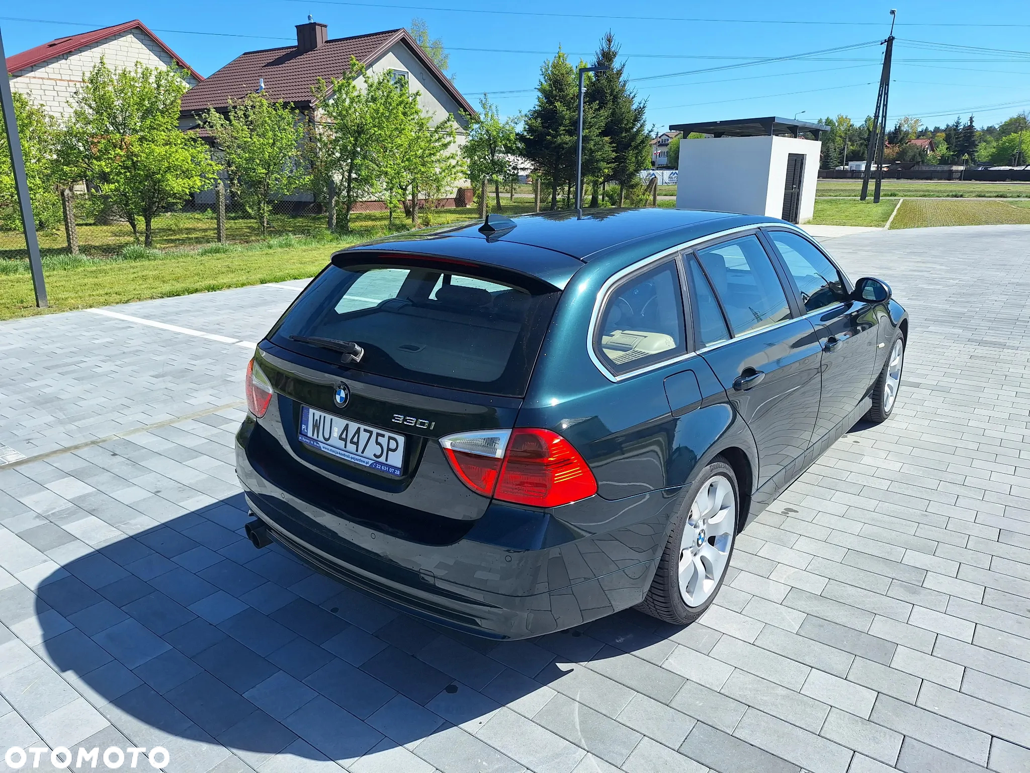 BMW Seria 3 330i Touring - 10