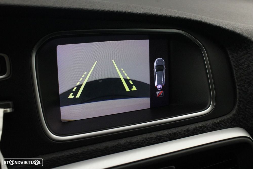 Volvo V40 Cross Country 2.0 D3 Momentum - 19