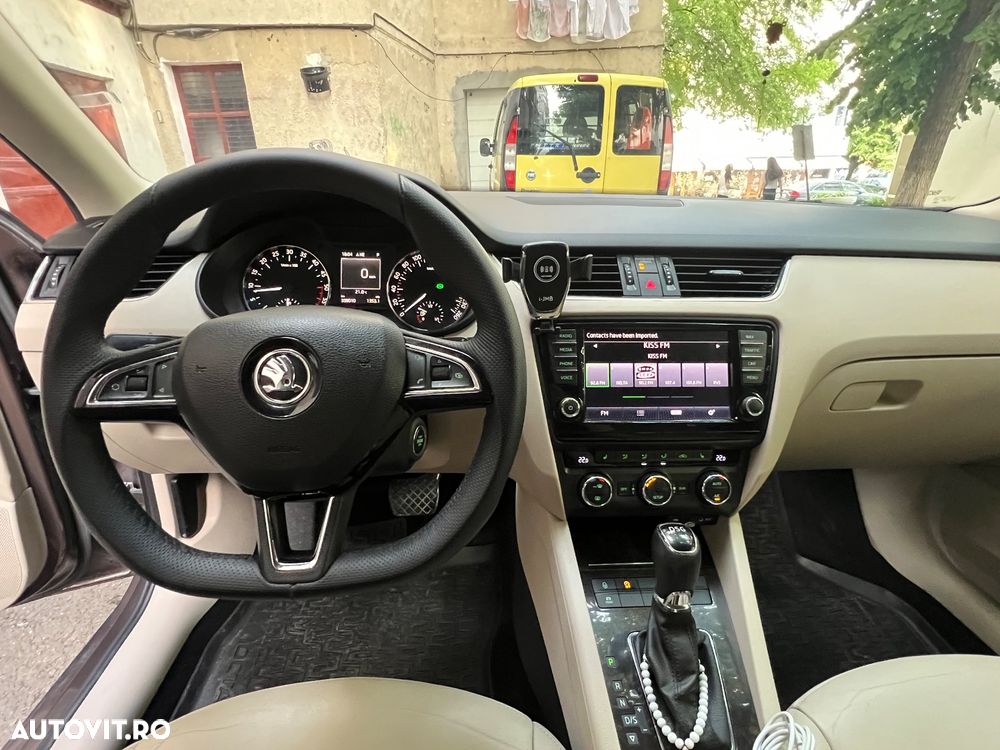 Skoda Octavia 2.0 TDI ELEGANCE DSG - 5
