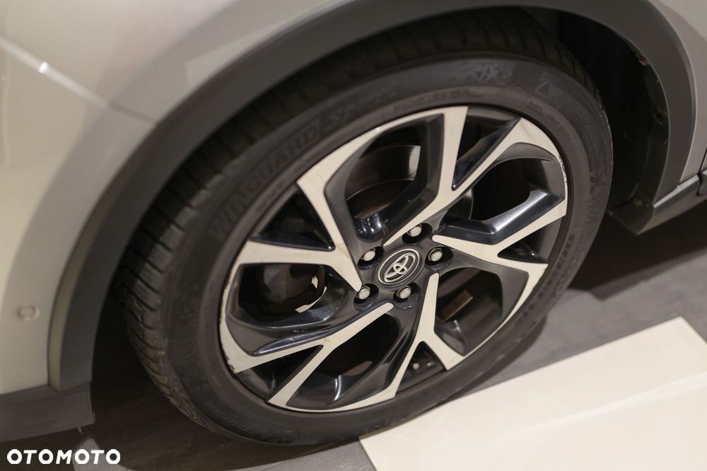 Toyota C-HR - 21