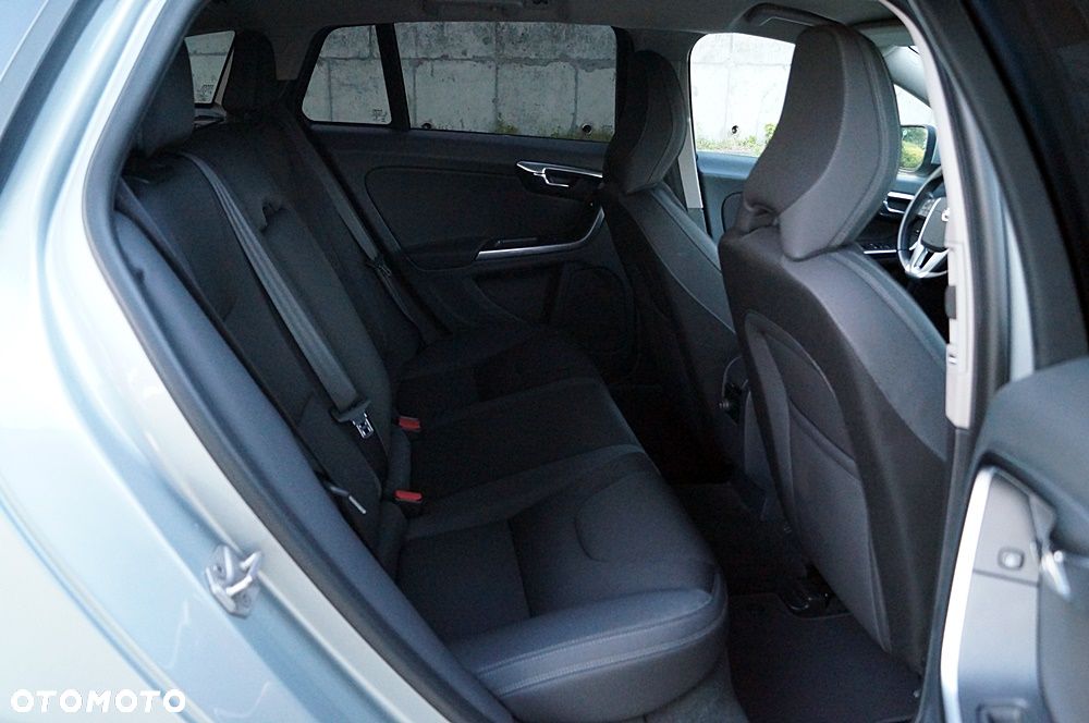 Volvo V60 D4 Geartronic Summum - 27