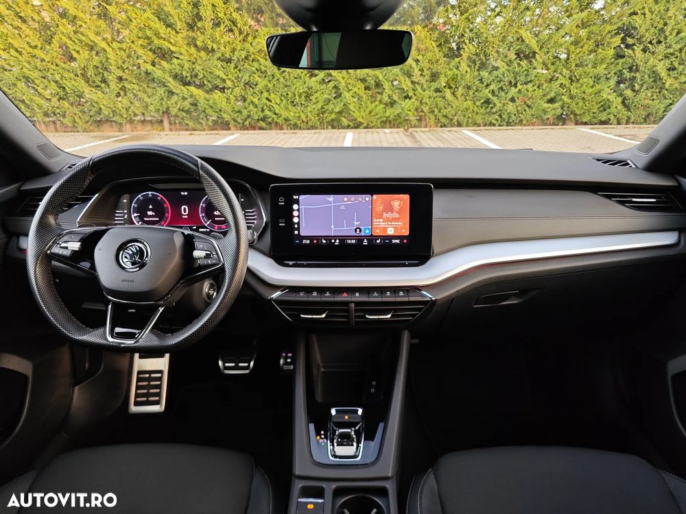 Skoda Octavia Combi 2.0 TDI DSG Sportline - 9