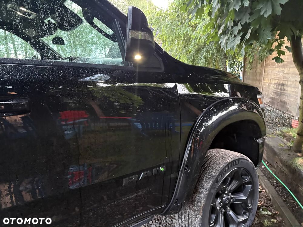 RAM 1500 5.7 Crew Cab Shortbed Limited Black - 9