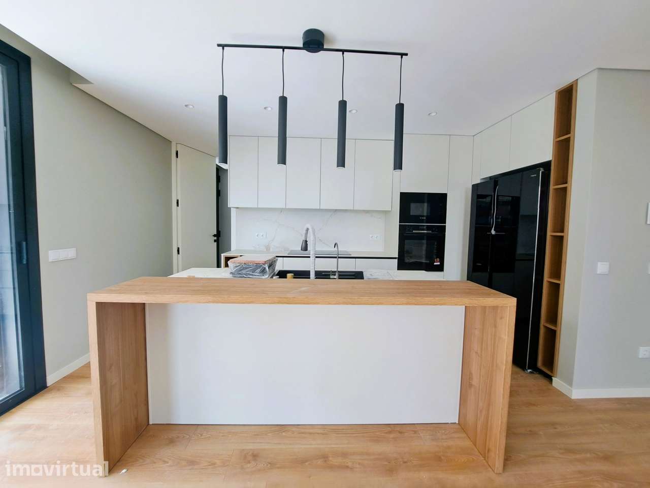 Moderno com Suite, Closet - Grande imagem: 4/17