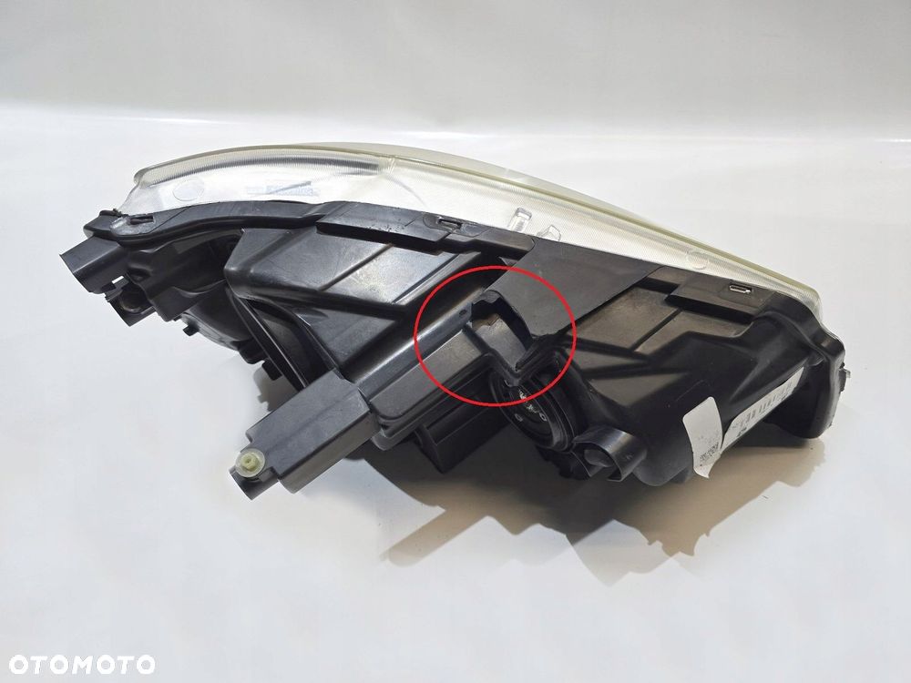 reflektor lampa przód lewy chrysler voyager town country usa 05113337ae - 3