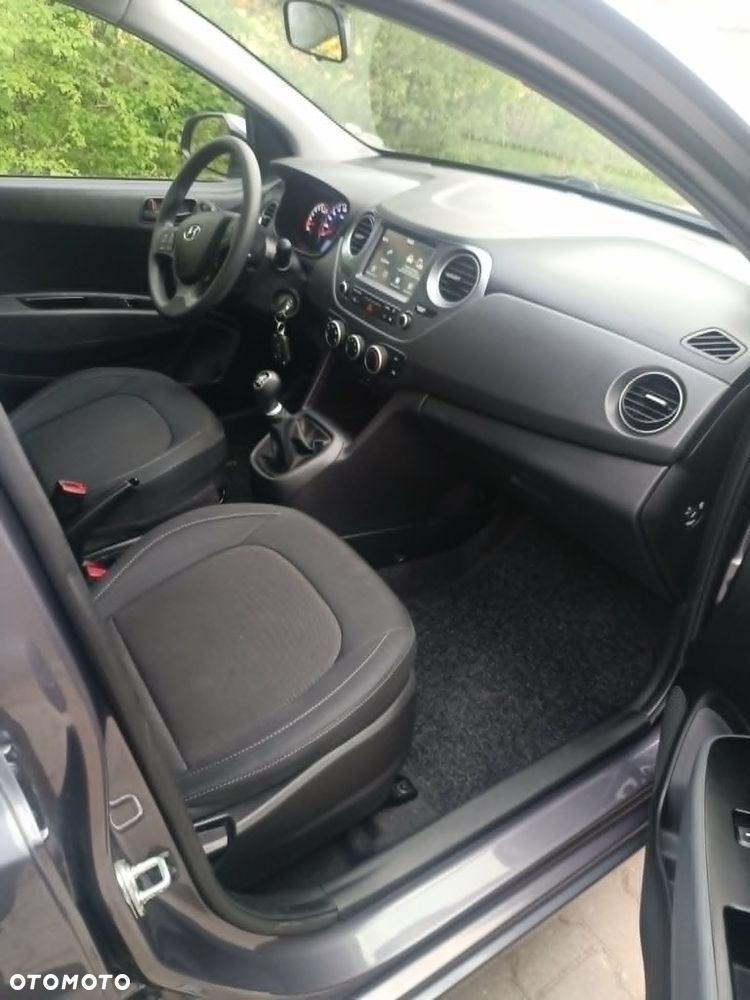 Hyundai i10 - 12