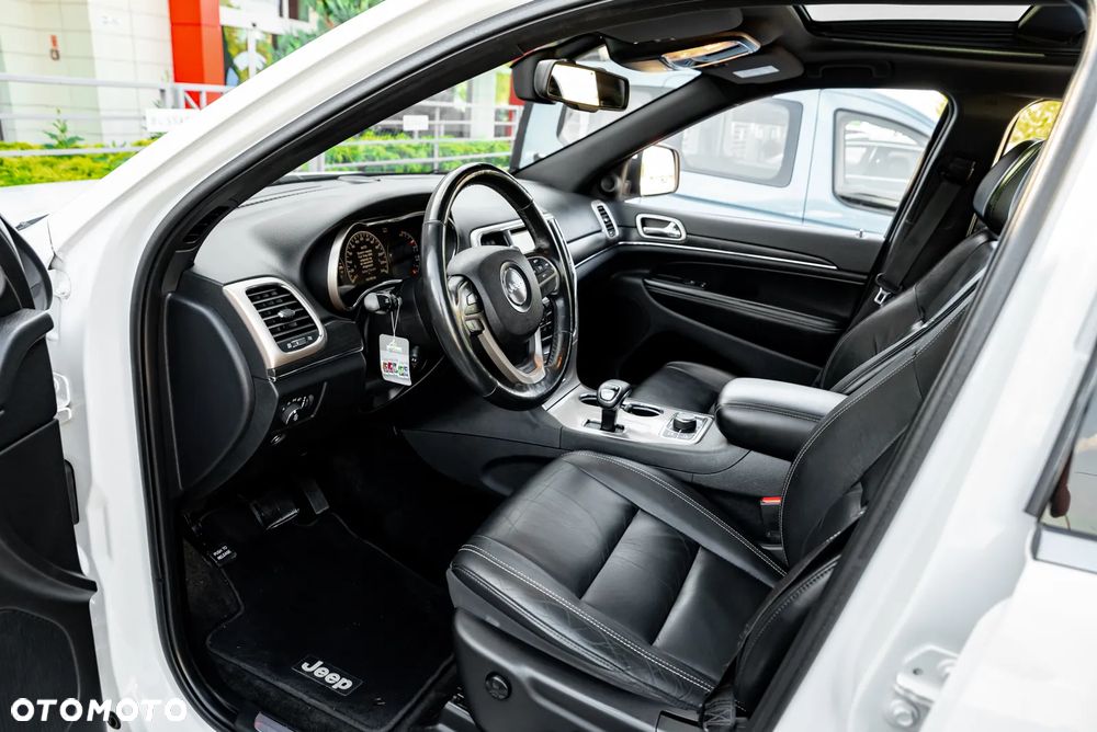 Jeep Grand Cherokee - 22
