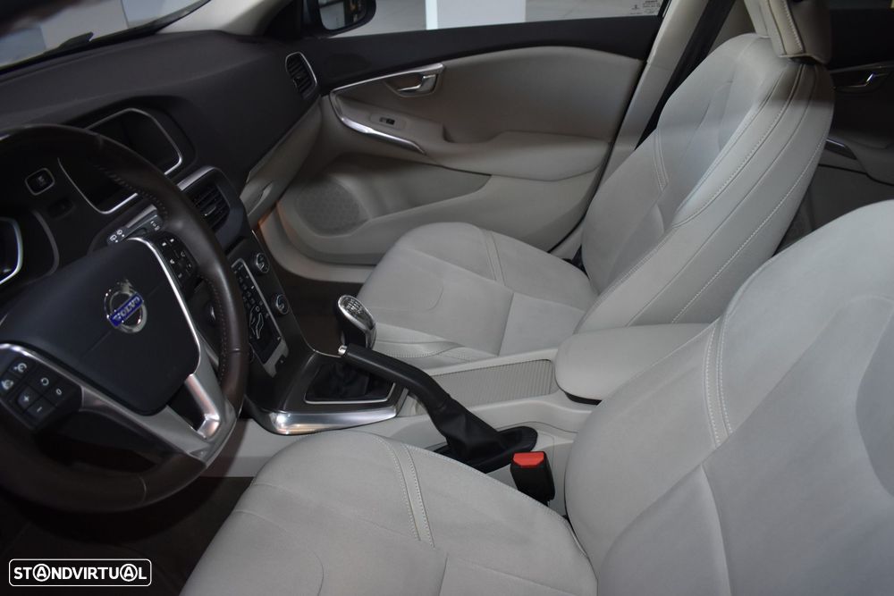 Volvo V40 Cross Country 1.6 D2 Summum - 20