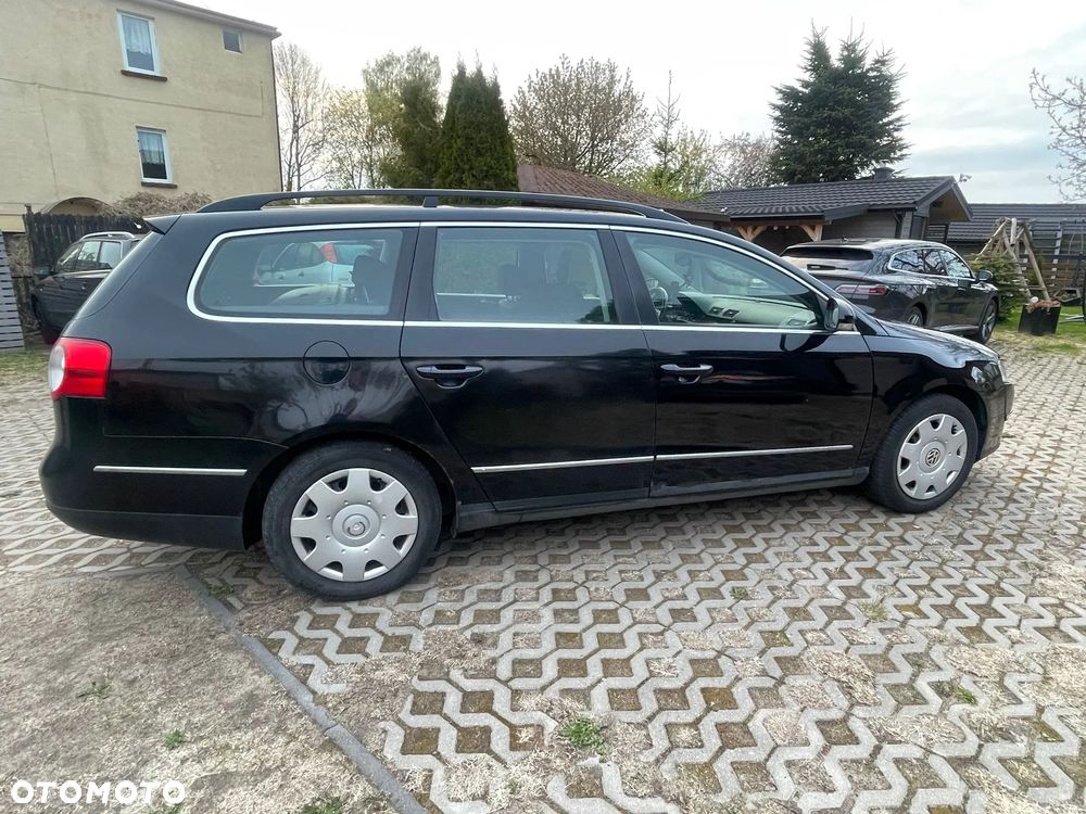 Volkswagen Passat 1.9 TDI Comfortline - 4