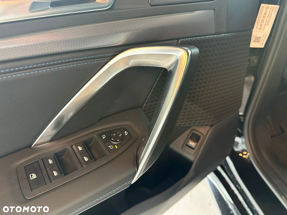 BMW iX2 eDrive20 66.5kWh M Sport Edition - 15