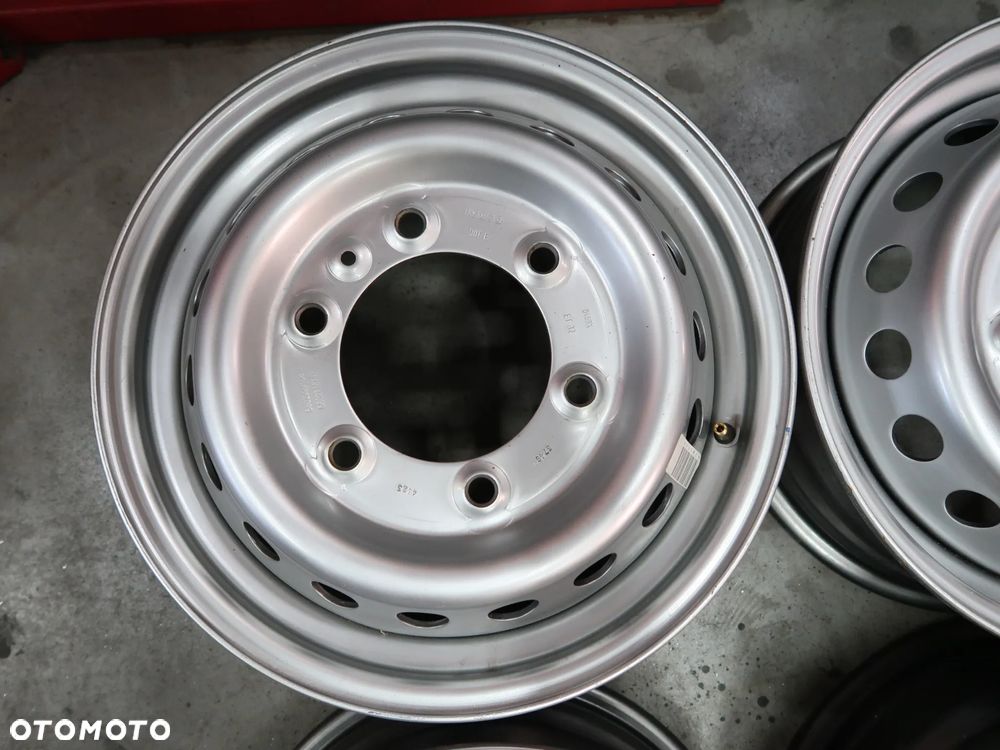 Oryginalne Felgi stalowe IVECO 2025r 16'' - 2