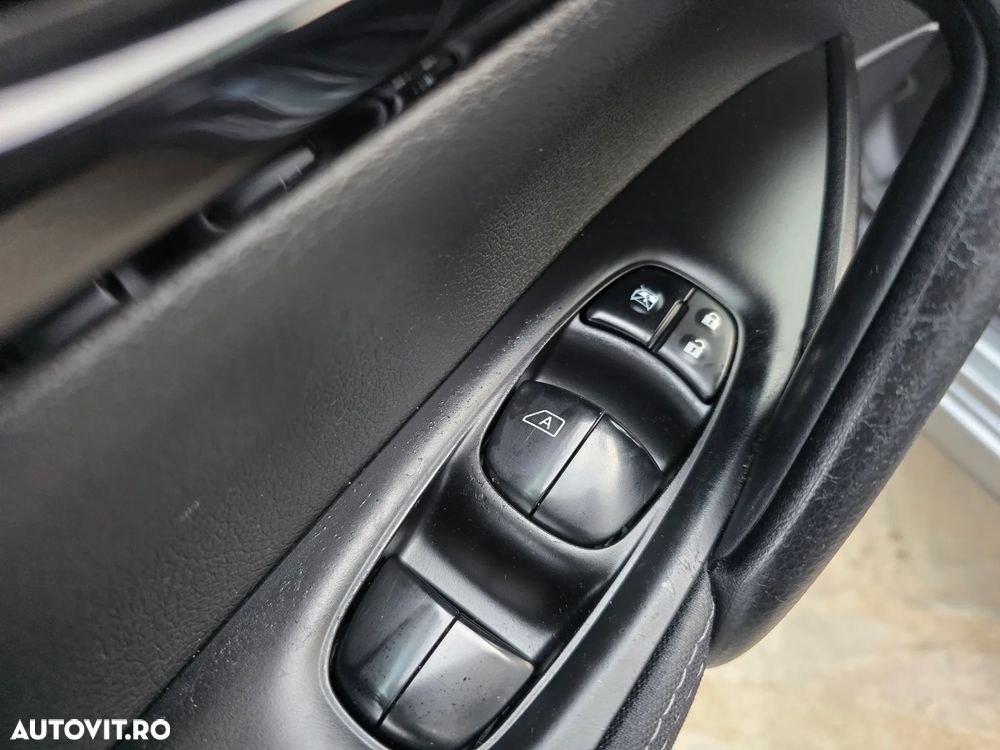 Nissan Qashqai 1.5 DCI N-Connecta - 23