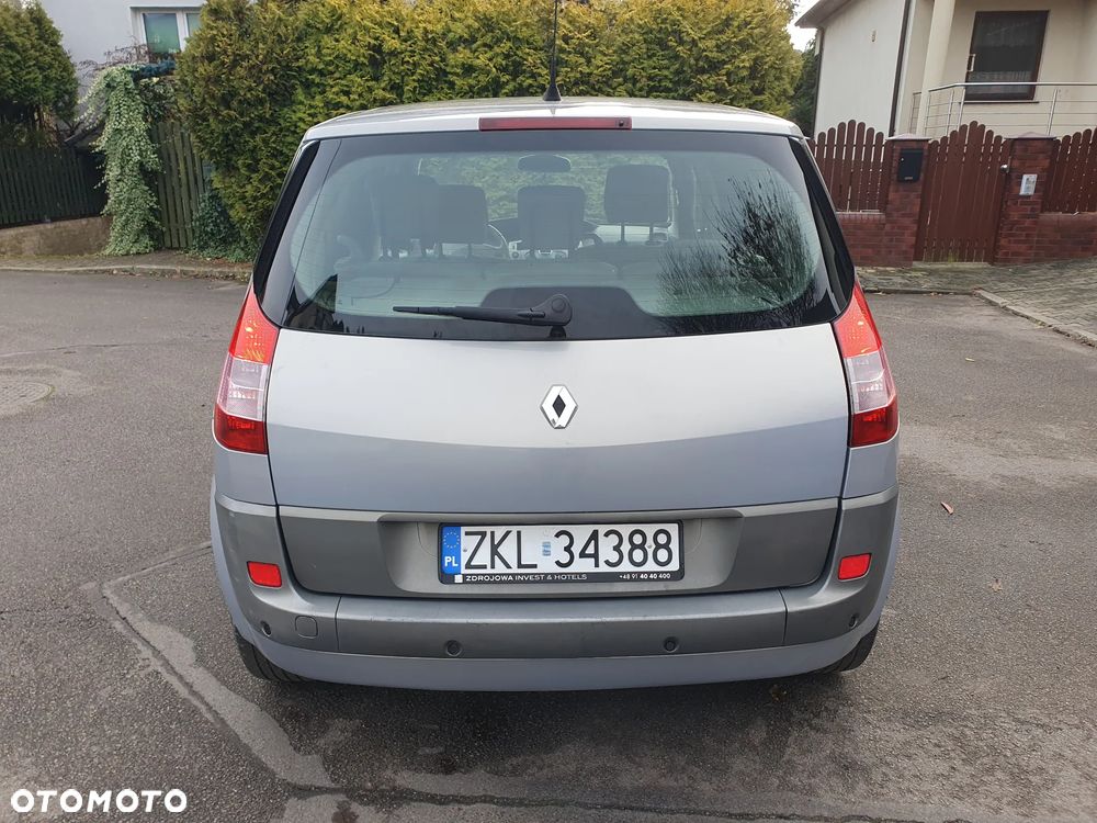 Renault Scenic 2.0 Confort Privilege - 17