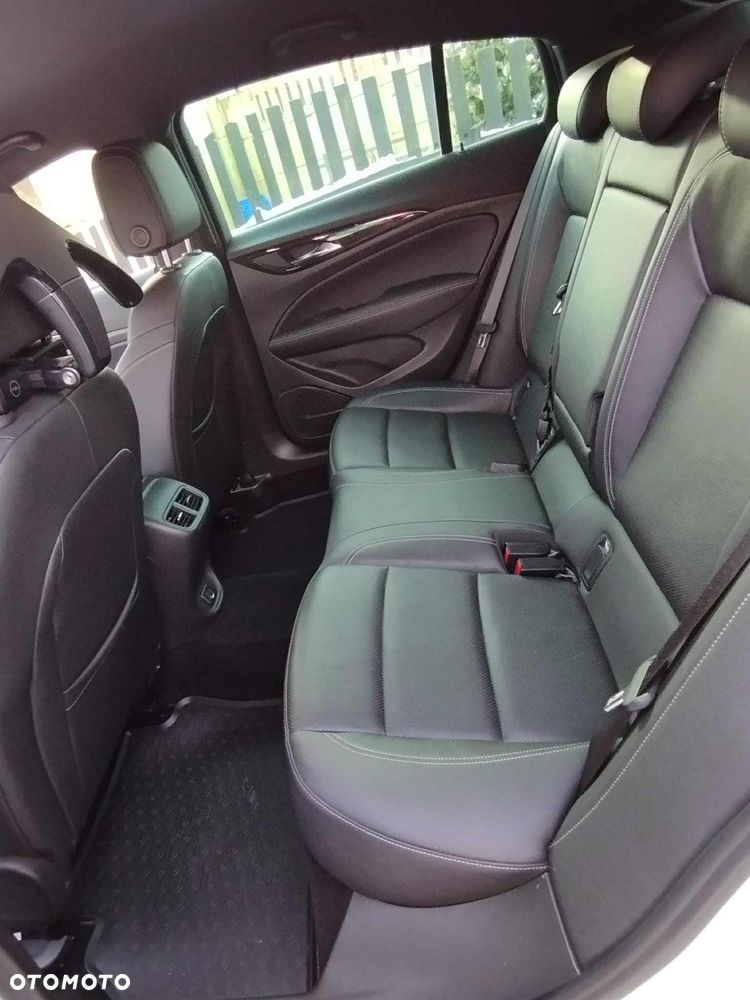 Opel Insignia 2.0 CDTI Elegance S&S - 3