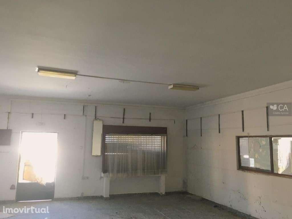 Loja para venda com 330m², situada em Cunheira, concelho de Alter d... - Grande imagem: 4/10