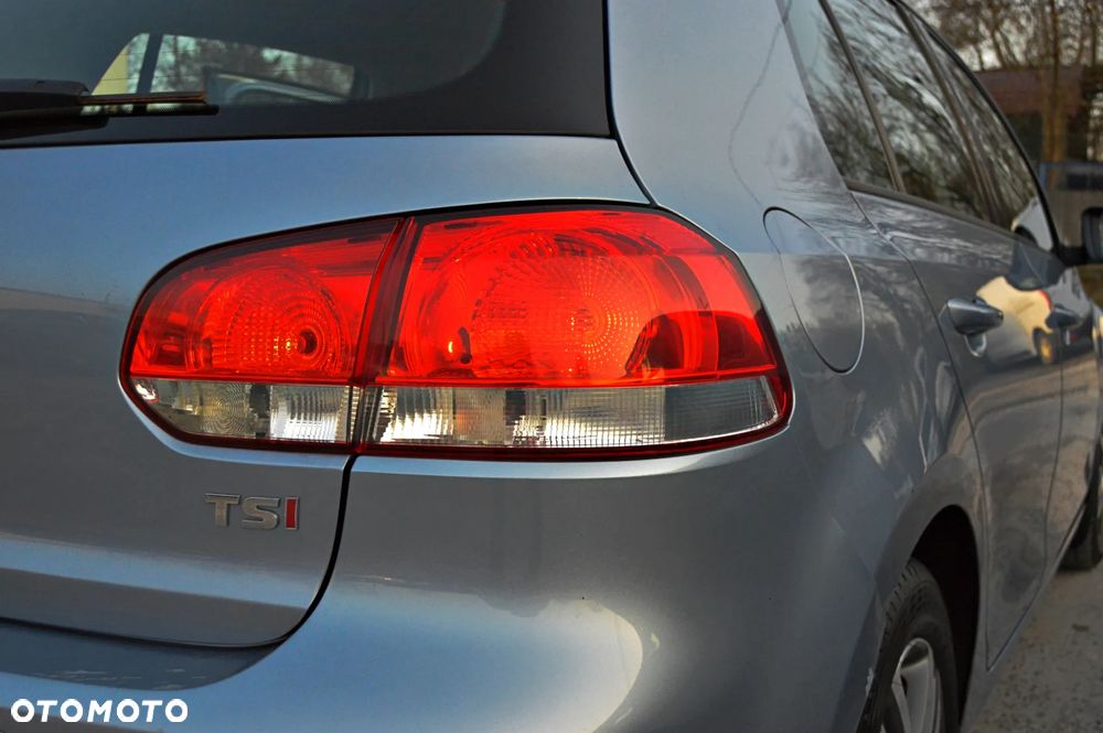 Volkswagen Golf 1.4 TSI Comfortline DSG - 26