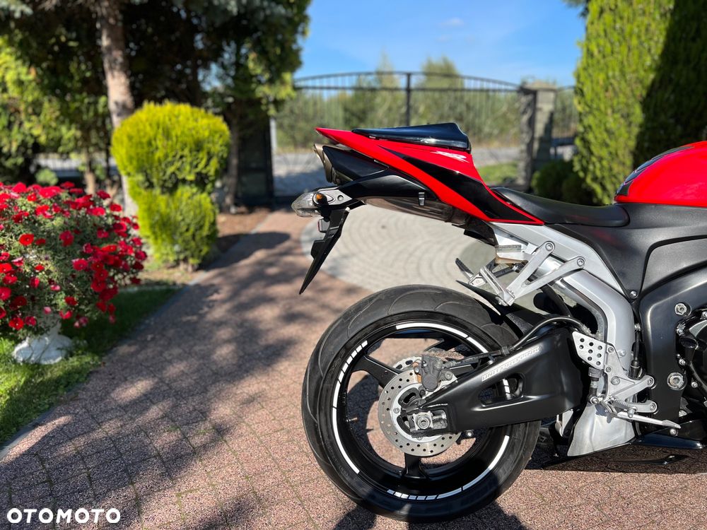Honda CBR - 9