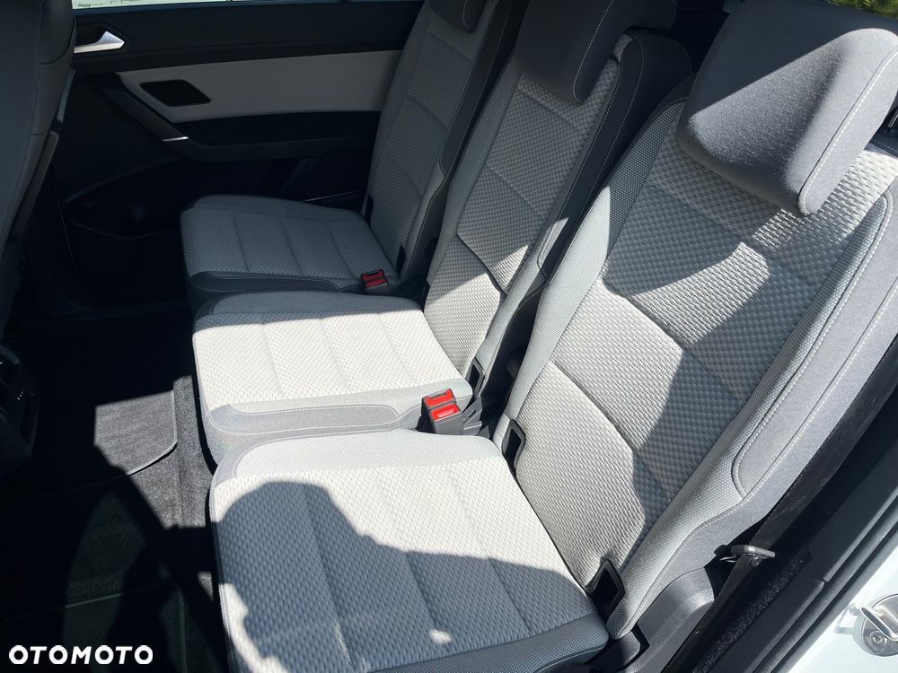 Volkswagen Touran 2.0 TDI SCR DSG ACTIVE - 24