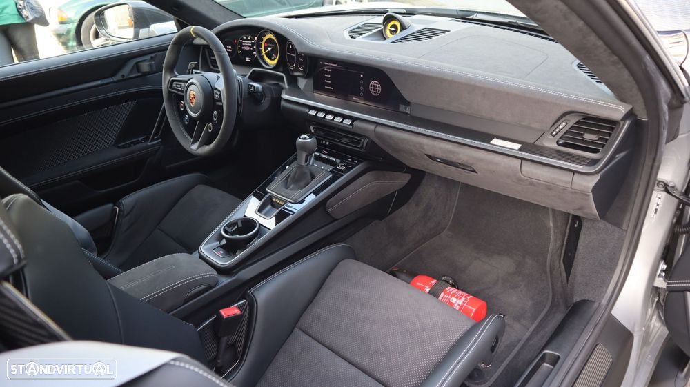 Porsche 911 (992) GT3 RS - 18