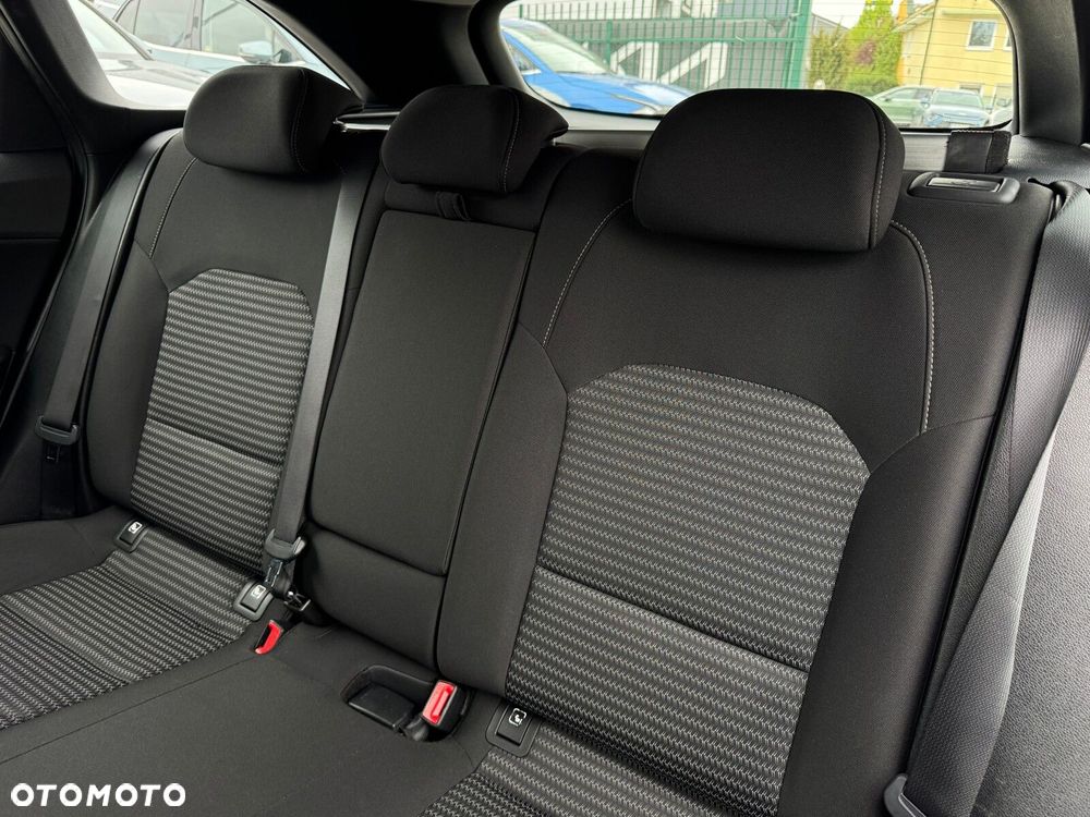 Kia Ceed 1.5 T-GDI M - 13