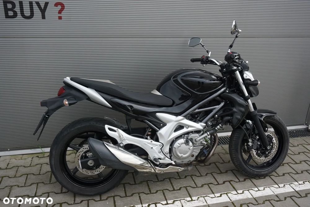 Suzuki Gladius - 3