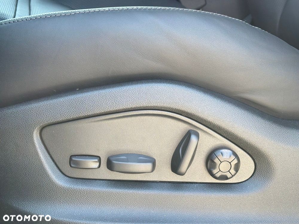 Porsche Cayenne - 32