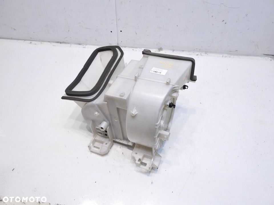 OBUDOWA DMUCHAWY NAGRZEWNICY MAZDA 6 GH - 8