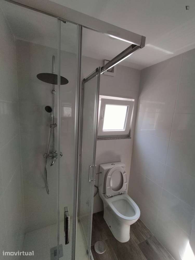 Casa com 3 quartos - localizado em Ramalde Porto - Grande imagem: 3/37