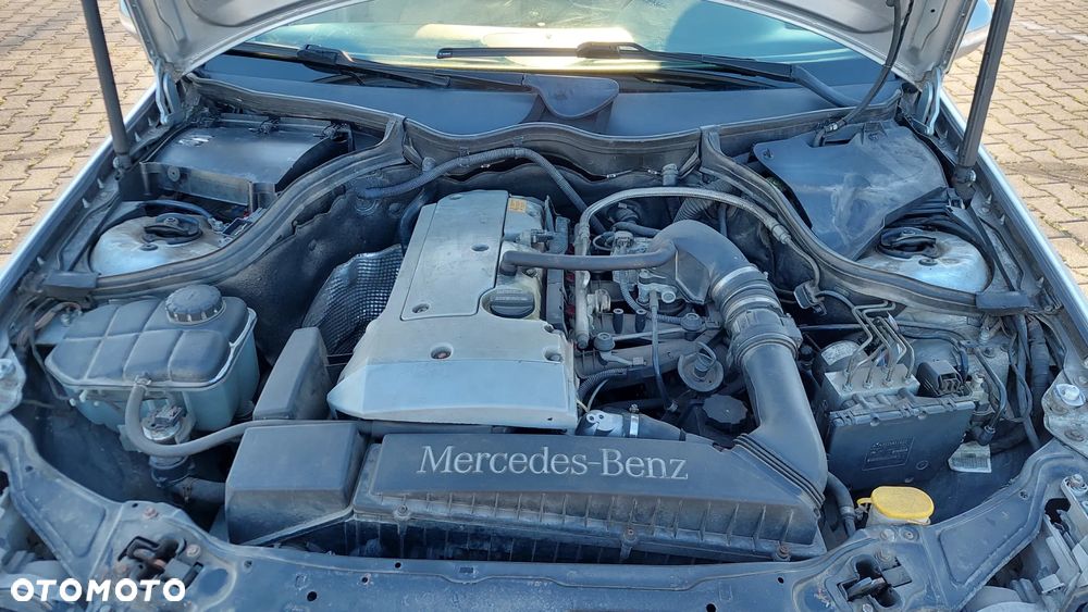 Mercedes-Benz Klasa C 180 Classic - 26