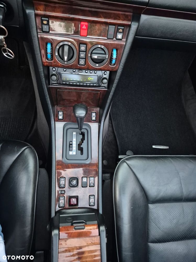 Mercedes-Benz W124 (1984-1993) - 25