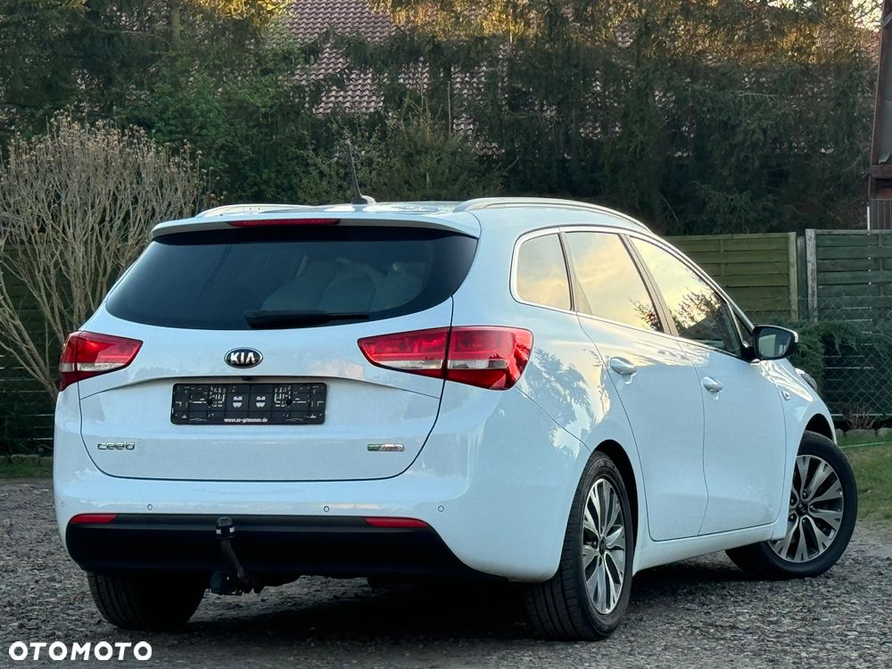 Kia Ceed 1.6 CRDi 136 ISG Platinum Edition - 5