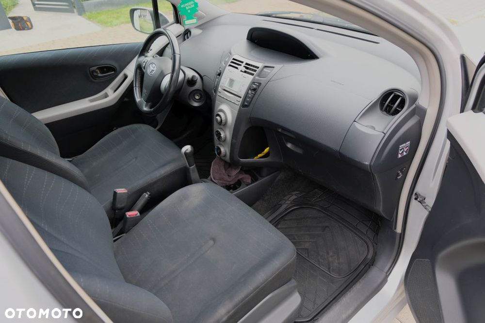 Toyota Yaris 1.0 VVT-i Luna - 9