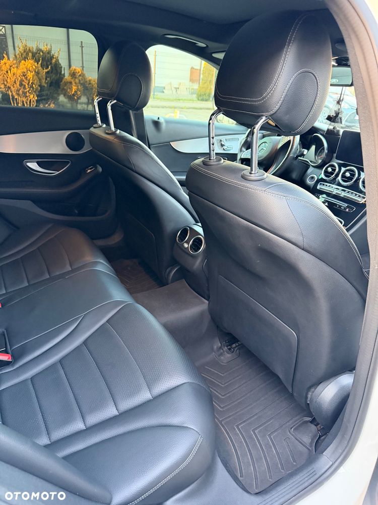 Mercedes-Benz Klasa C 300 9G-TRONIC AMG Line - 18