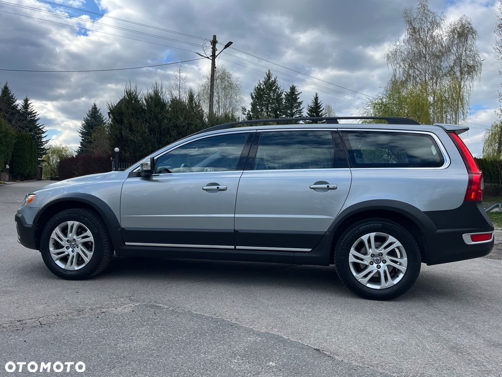 Volvo XC 70 D5 AWD Momentum - 4