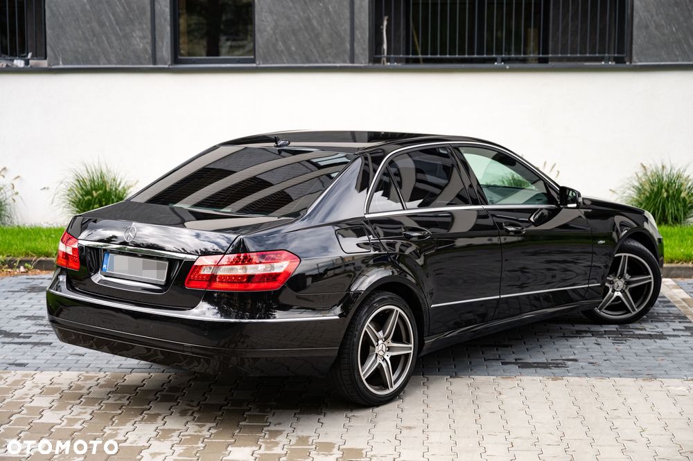 Mercedes-Benz Klasa E 220 CDI DPF BlueEFFICIENCY Automatik Elegance - 6