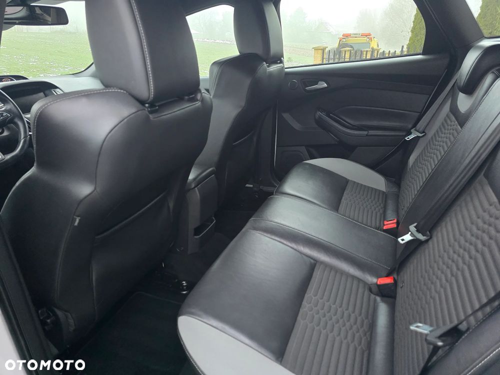 Ford Focus 2.0 EcoBoost ST mit Leder-Exclusiv-Paket - 26