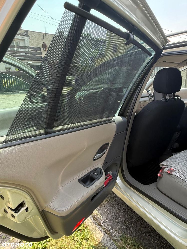 Renault Laguna Grandtour 1.9 dCi Emotion - 12
