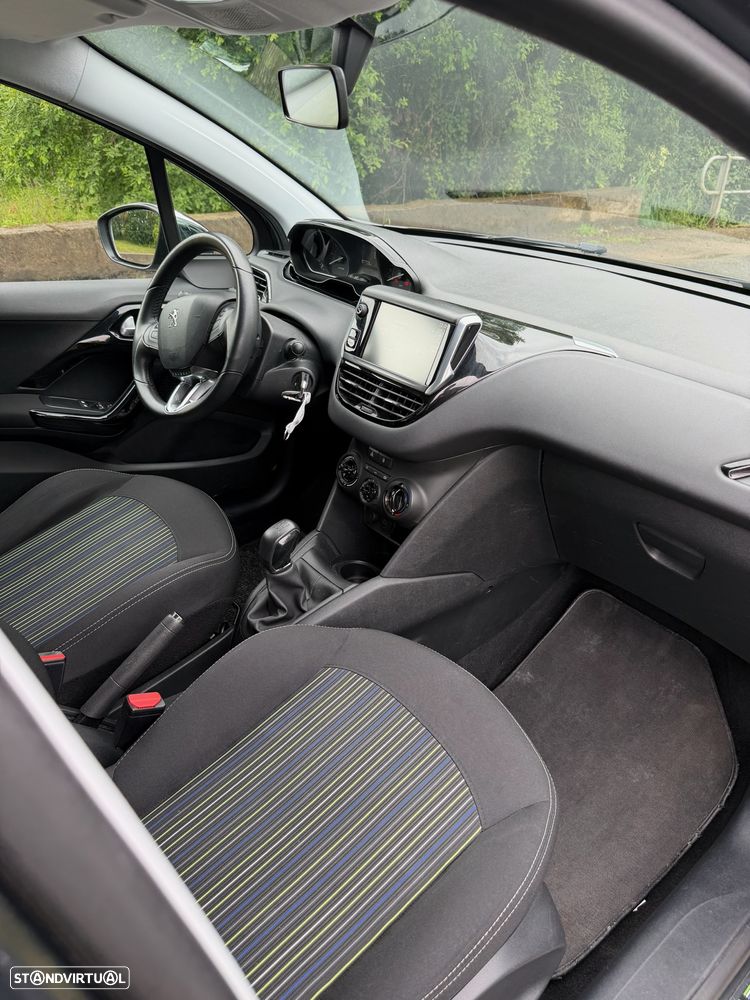 Peugeot 208 82 VTI Style - 20