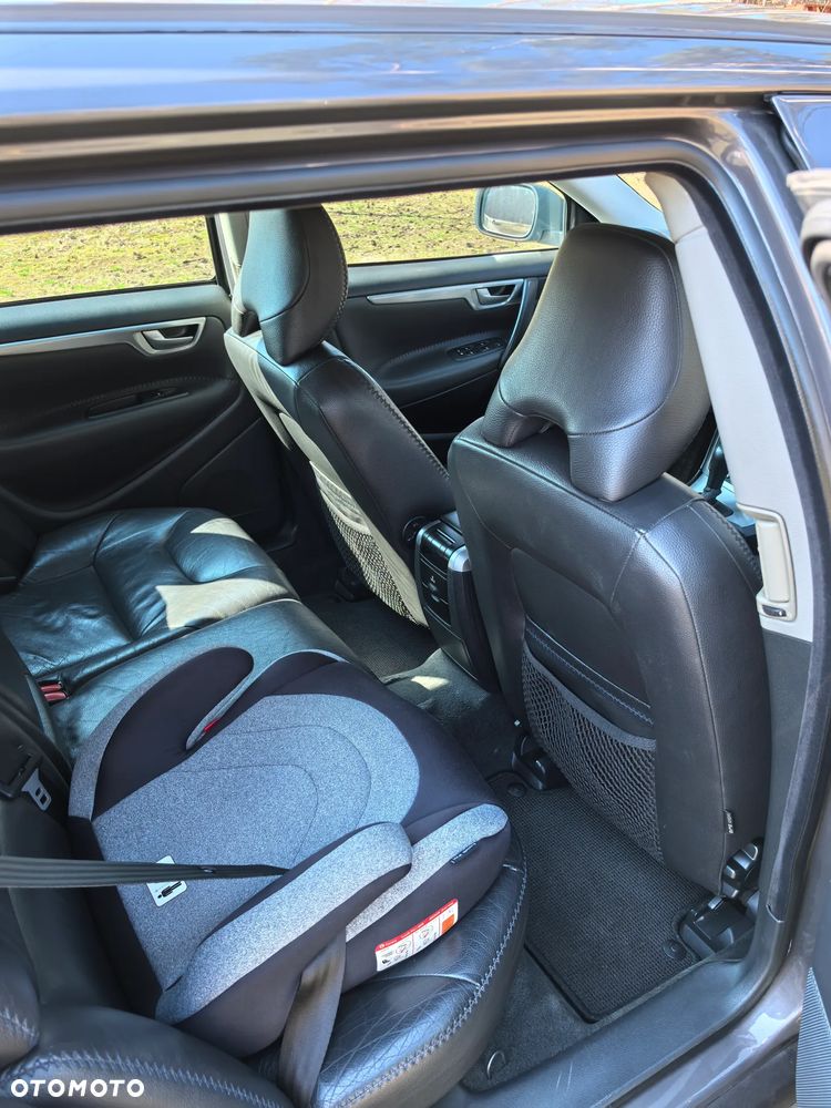 Volvo V70 D5 AWD Automatik - 11
