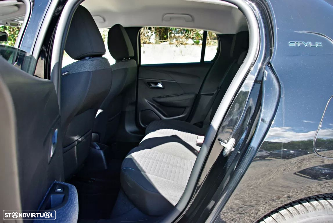 Peugeot 208 - 23