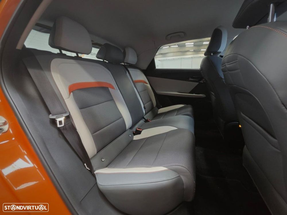 MG MG4 64 kWh Luxury - 12
